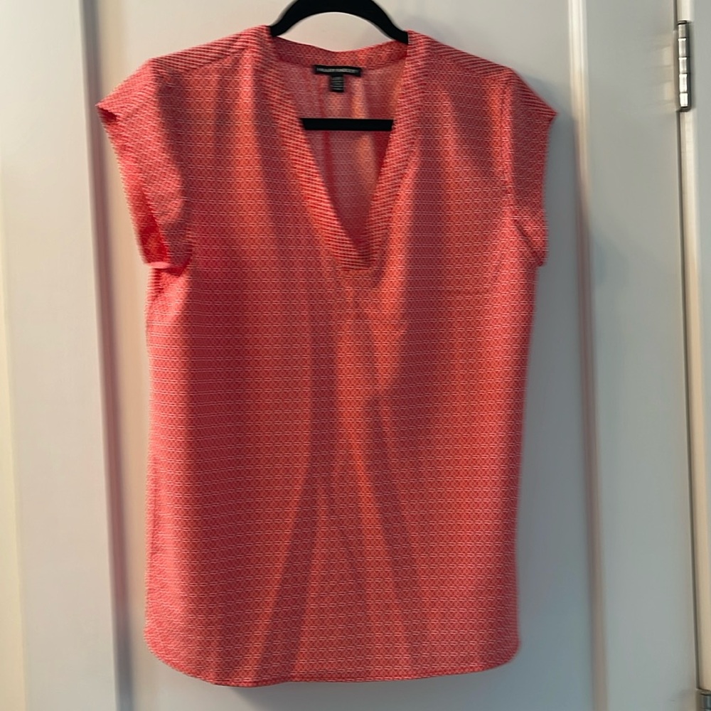 Red and white short sleeved top